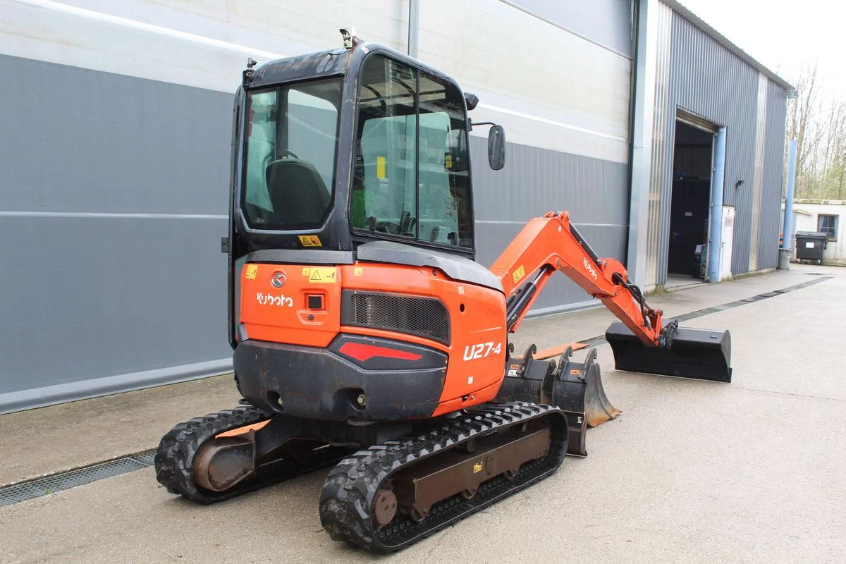 KU3-1-4.webp KUBOTA U27-4 + 3 SCHAUFELN – Minibagger 2,6T – Bild 1