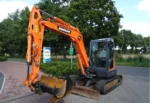 DOOSAN DX60R + 3 SCHAUFELN – Kompaktbagger 5,9T